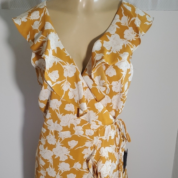 NWT Lulus Floral Ruffle Asymmetrical Wrap Dress in Yellow and White Size L - Picture 3 of 15